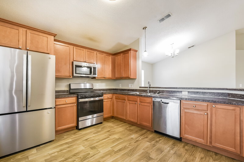 2,155/Mo, 9331 Echo Run Orlando, FL 32817 Kitchen View