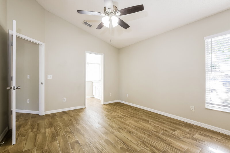 2,155/Mo, 9331 Echo Run Orlando, FL 32817 Main Bedroom View 2