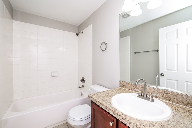 2,100/Mo, 338 Chiquita Ct Kissimmee, FL 34758 Bathroom View