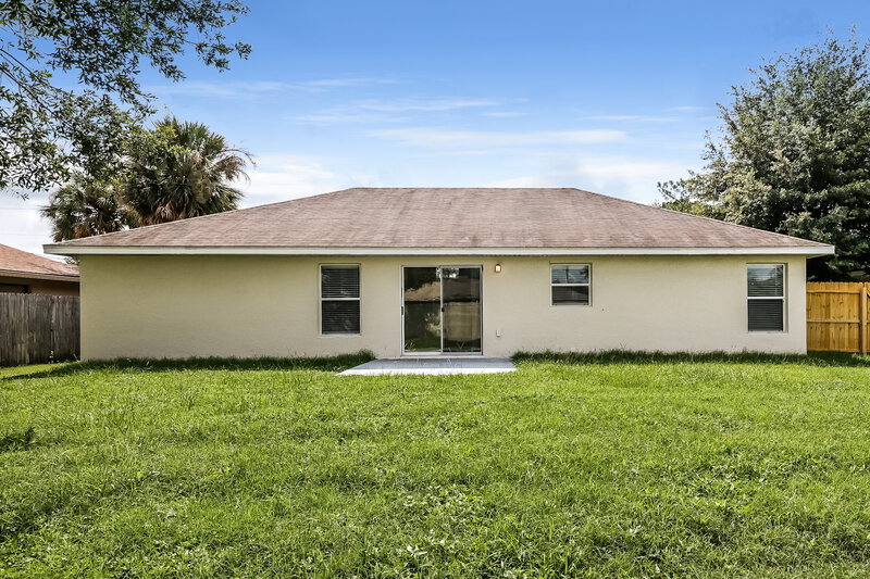 2,100/Mo, 338 Chiquita Ct Kissimmee, FL 34758 Rear View