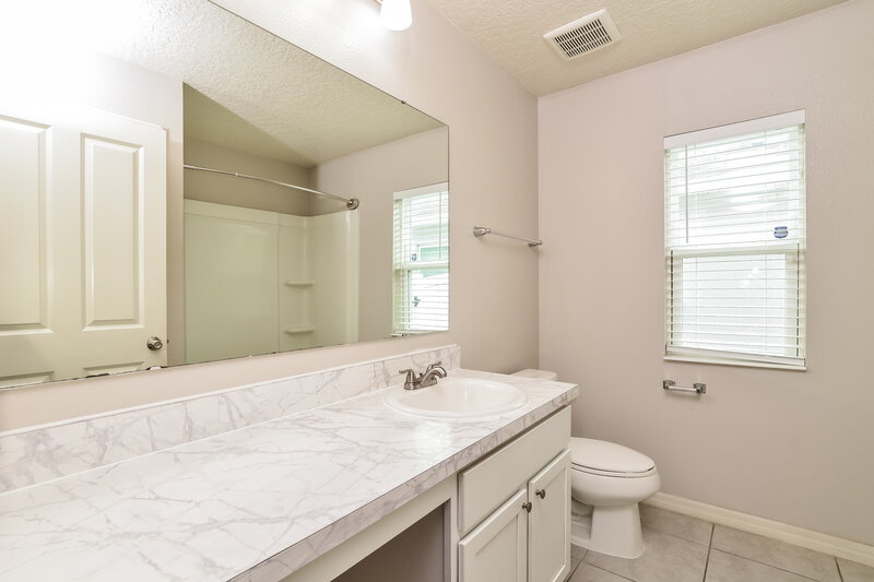 3,080/Mo, 2861 Mosshire Cir Saint Cloud, FL 34772 Main Bathroom View 2