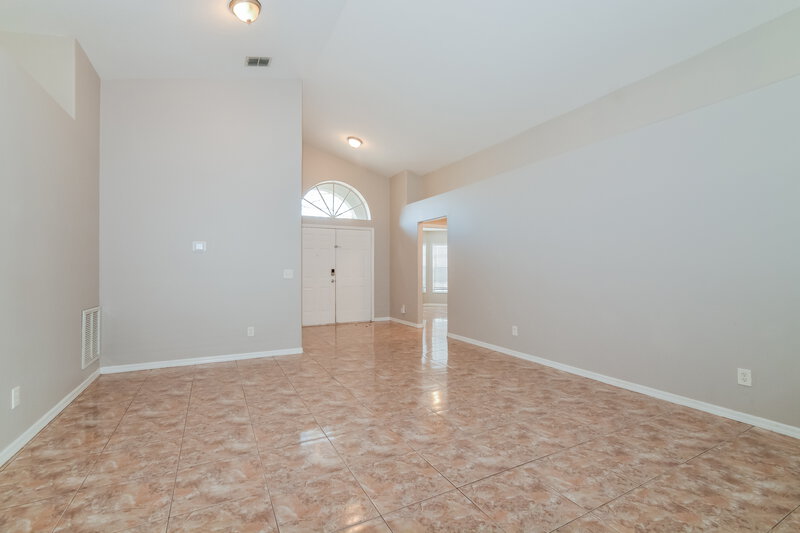 2,330/Mo, 3097 Birmingham Blvd Orlando, FL 32829 Living Room View 2