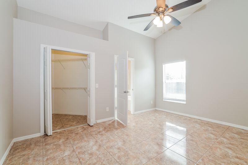 2,330/Mo, 3097 Birmingham Blvd Orlando, FL 32829 Main Bedroom View