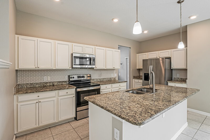 1,990/Mo, 2240 Grasmere View Pkwy S Kissimmee, FL 34746 Kitchen View 2