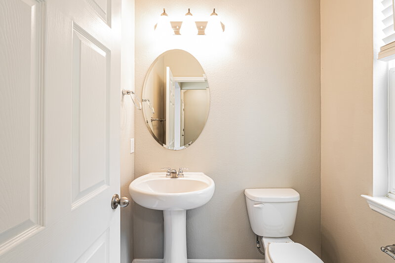 1,990/Mo, 2240 Grasmere View Pkwy S Kissimmee, FL 34746 Bathroom View 2