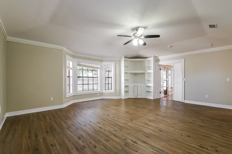 2,095/Mo, 4661 Marsh Harbor Dr Tavares, FL 32778 Main Bedroom View 2