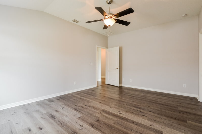 2,295/Mo, 4496 Manica Dr Tavares, FL 32778 Main Bedroom View 2