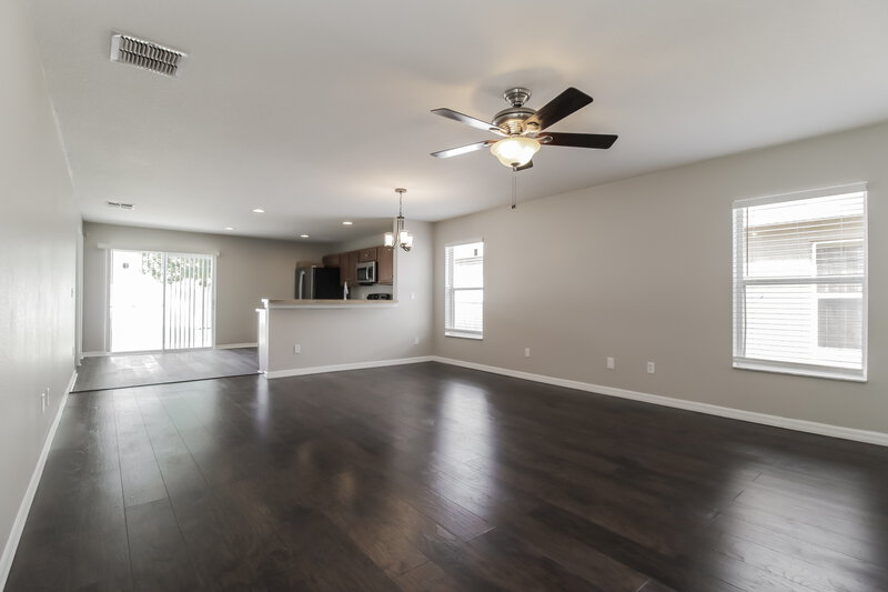 2,250/Mo, 15629 Galbi Dr Orlando, FL 32828 Living Room View