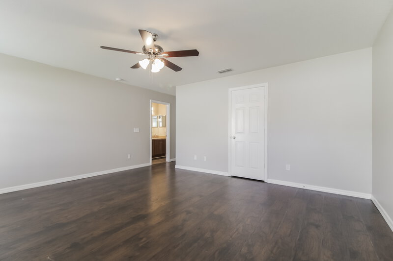 2,250/Mo, 15629 Galbi Dr Orlando, FL 32828 Main Bedroom View 2