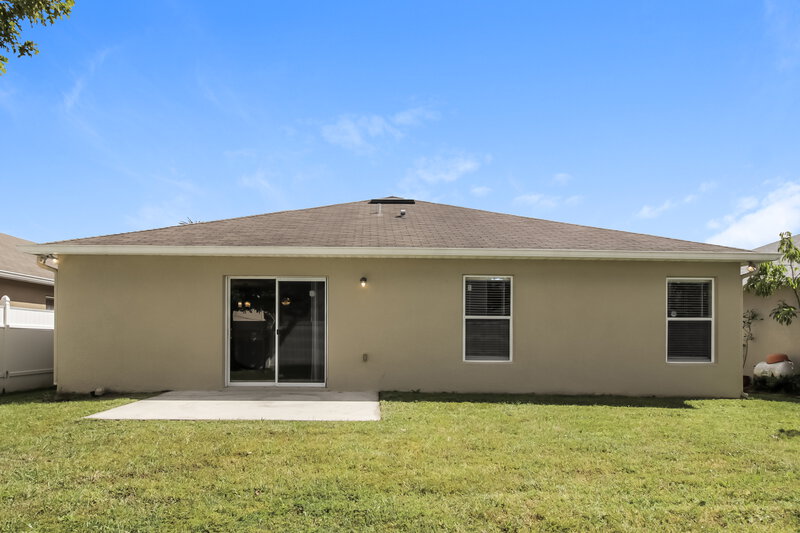 2,250/Mo, 15629 Galbi Dr Orlando, FL 32828 Rear View