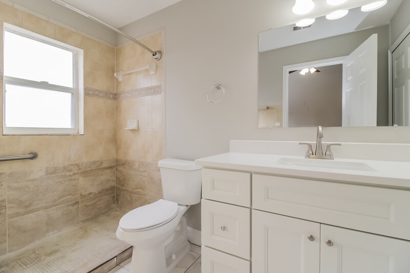 2,070/Mo, 6340 Tidewave St Orlando, FL 32822 Bathroom View