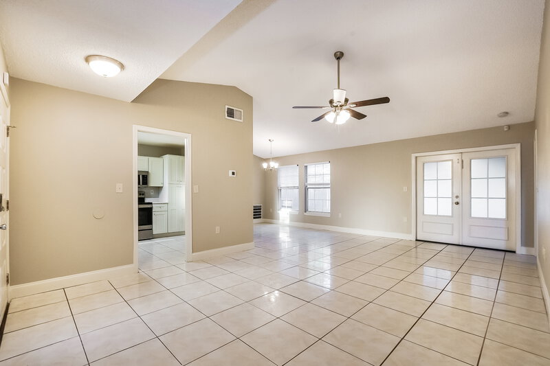 2,255/Mo, 4863 Reginald Rd Orlando, FL 32829 Living Room View