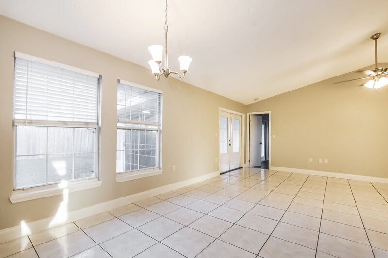 2,255/Mo, 4863 Reginald Rd Orlando, FL 32829 Dining Room View