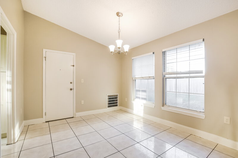 2,255/Mo, 4863 Reginald Rd Orlando, FL 32829 Dining Room View 3