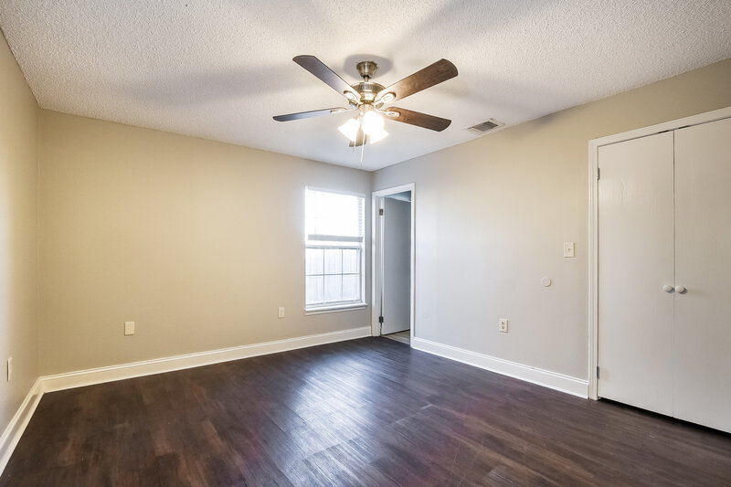 2,255/Mo, 4863 Reginald Rd Orlando, FL 32829 Main Bedroom View