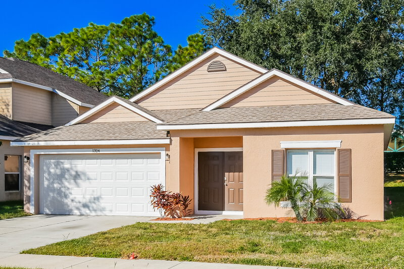 2,140/Mo, 1324 Longville Cir Tavares, FL 32778 Front View