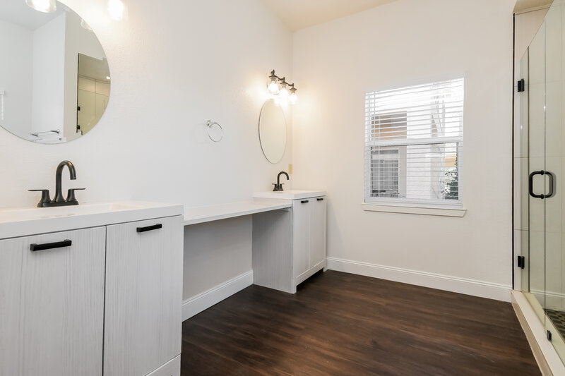 2,140/Mo, 1324 Longville Cir Tavares, FL 32778 Main Bathroom View
