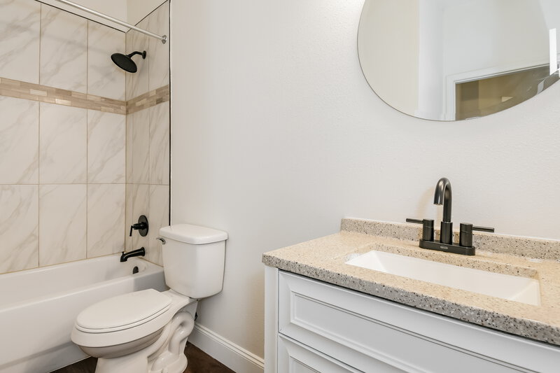 2,140/Mo, 1324 Longville Cir Tavares, FL 32778 Bathroom View