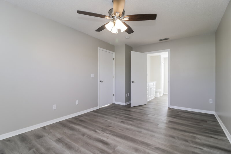 3,230/Mo, 3628 Fox Hollow Dr Orlando, FL 32829 Main Bedroom View 2