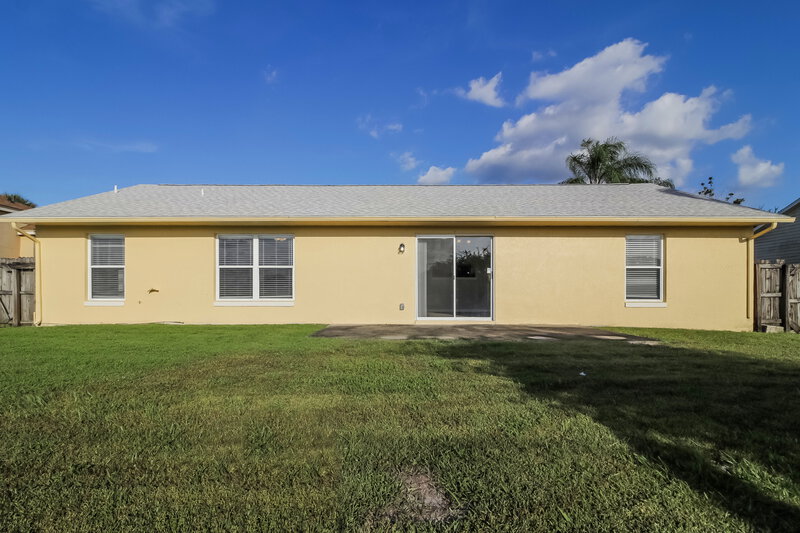 3,230/Mo, 3628 Fox Hollow Dr Orlando, FL 32829 Rear View