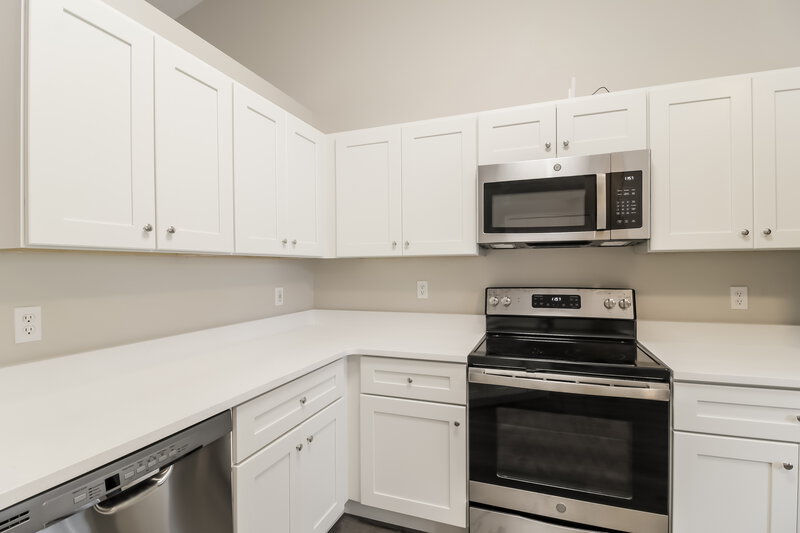 3,230/Mo, 104 Little Fox Ave Sanford, FL 32773 Kitchen View 2