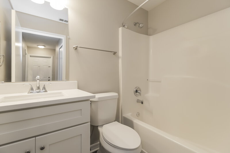 3,230/Mo, 104 Little Fox Ave Sanford, FL 32773 Bathroom View