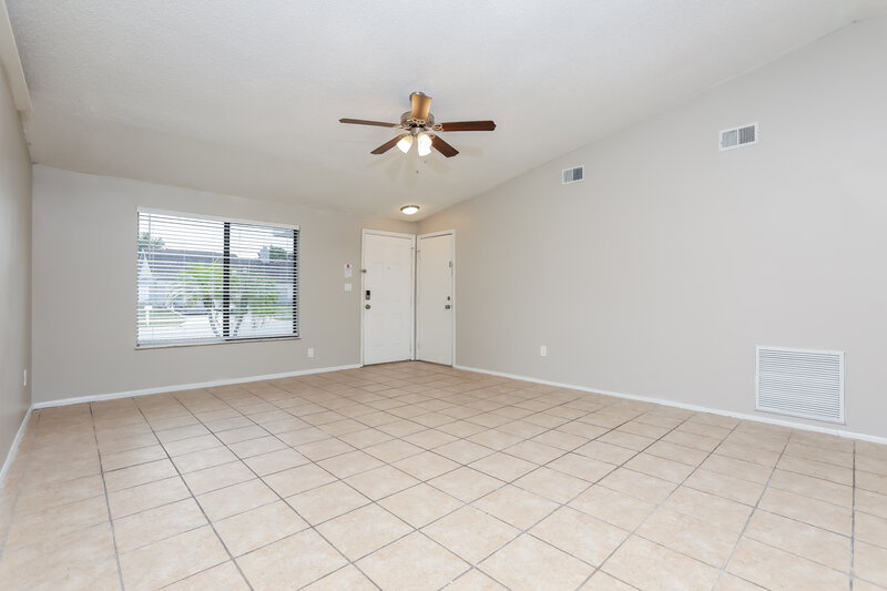 2,245/Mo, 5532 Garden Grove Cir Winter Park, FL 32792 Living Room View