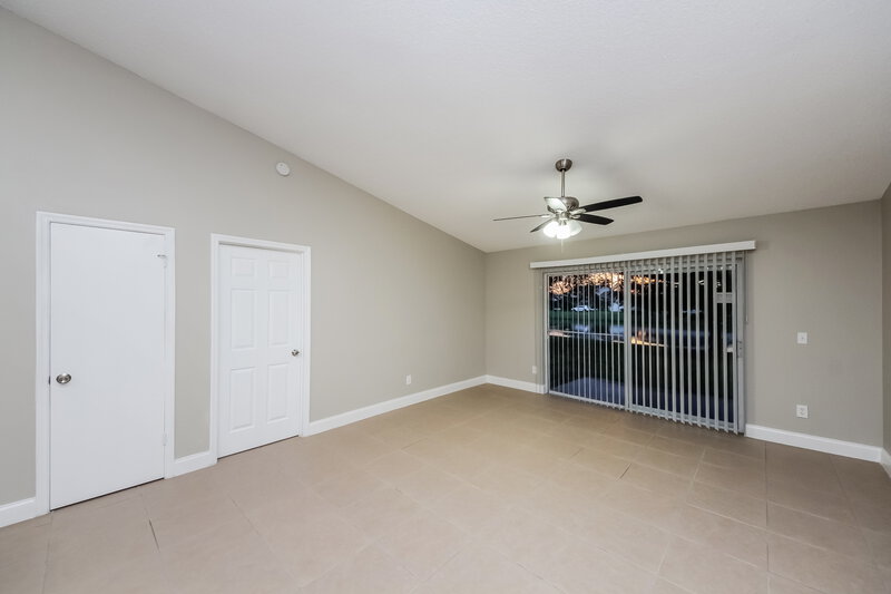 2,430/Mo, 240 Satinwood Cir Kissimmee, FL 34743 Living Room View