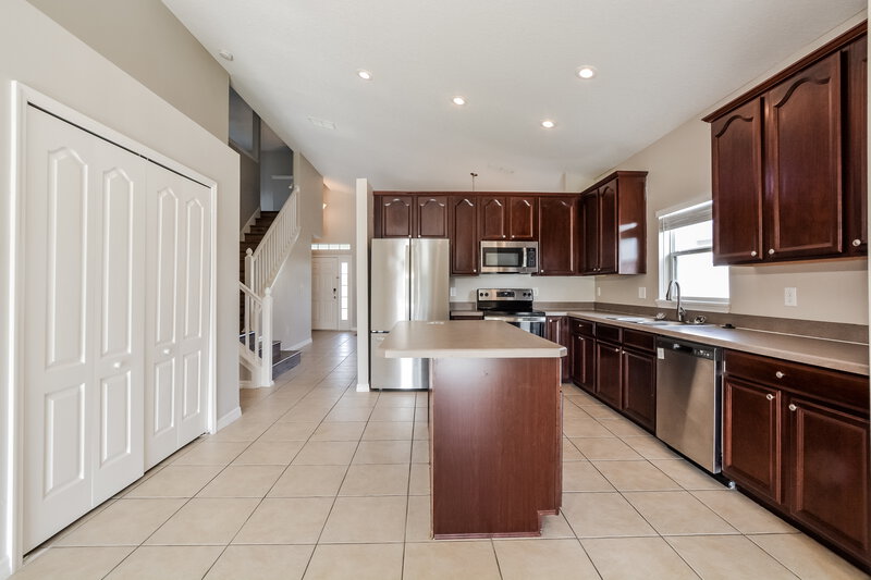 2,890/Mo, 140 Conch Key Way Sanford, FL 32771 Kitchen View 2