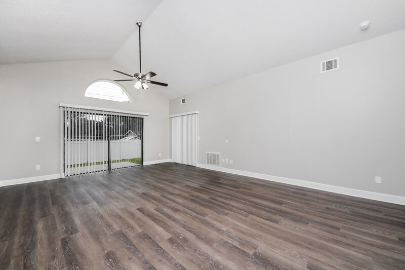 2,320/Mo, 321 Blue Bayou Dr Kissimmee, FL 34743 Living Room View 2
