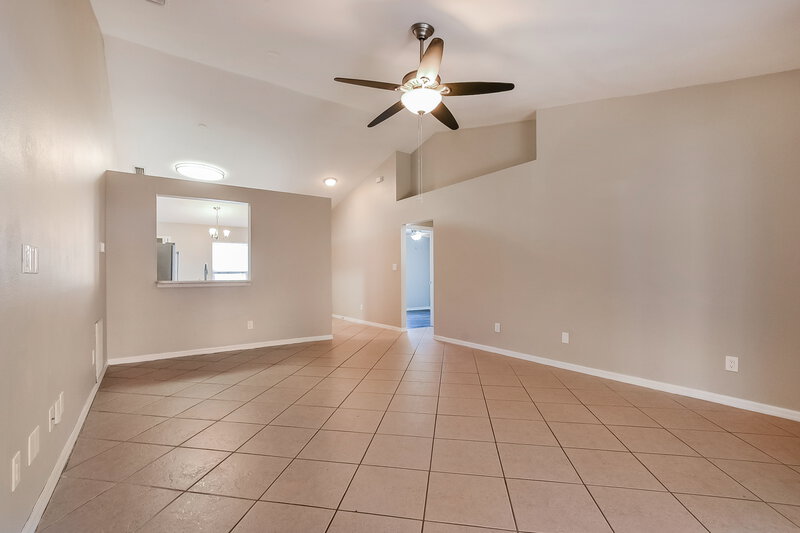 2,220/Mo, 3021 Colorado Ave Orlando, FL 32826 Living Room View