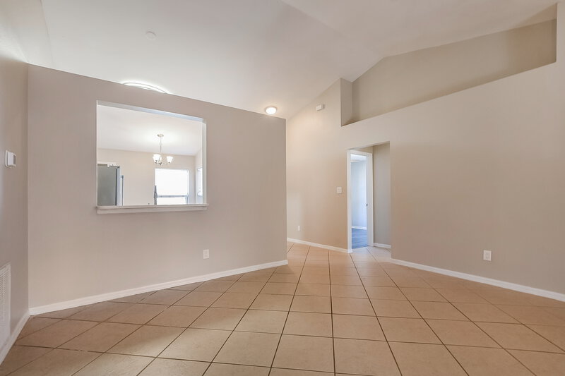 2,220/Mo, 3021 Colorado Ave Orlando, FL 32826 Living Room View 5