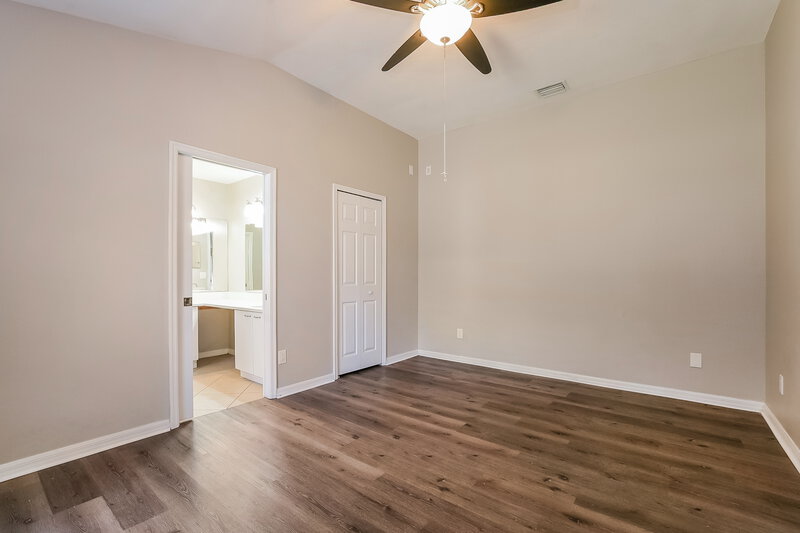 2,220/Mo, 3021 Colorado Ave Orlando, FL 32826 Main Bedroom View