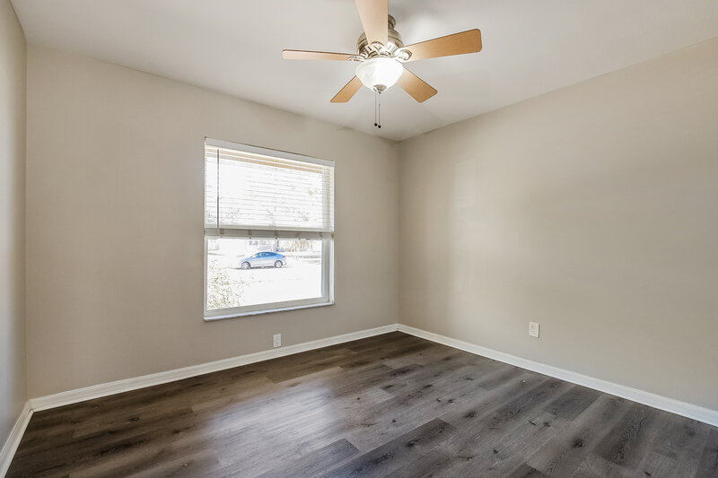 2,220/Mo, 3021 Colorado Ave Orlando, FL 32826 Bedroom View