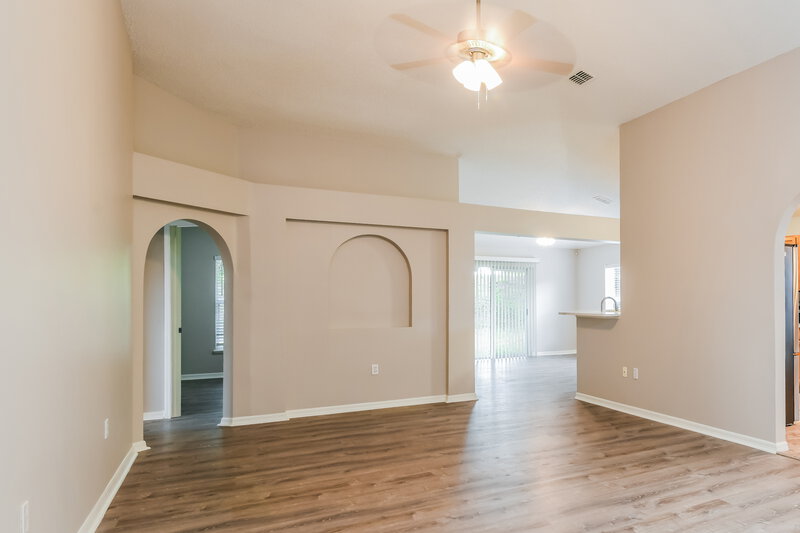 2,740/Mo, 1117 Windy Bluff Dr Minneola, FL 34715 Living Room View 2