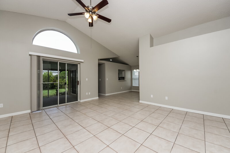 2,195/Mo, 113 Lancer Oak Dr Apopka, FL 32712 Living Room View 2