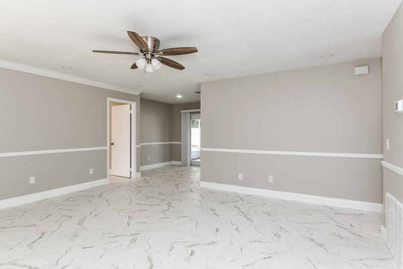 2,075/Mo, 206 Loch Low Dr Sanford, FL 32773 Living Room View 2