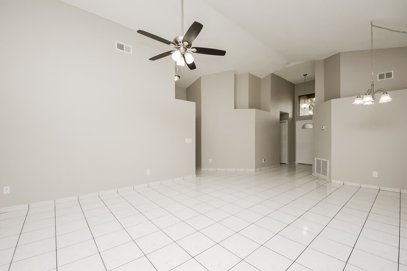 2,360/Mo, 12537 Darby Ave Orlando, FL 32837 Living Room View