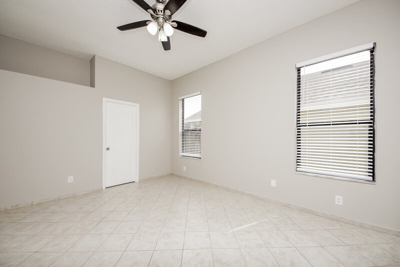 2,360/Mo, 12537 Darby Ave Orlando, FL 32837 Main Bedroom View 2