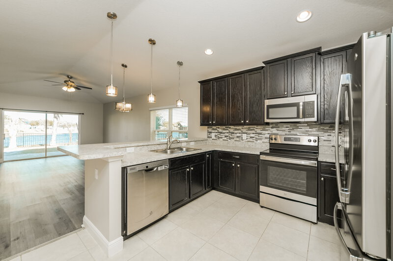 2,105/Mo, 3380 Reedy Glen Dr Kissimmee, FL 34758 Kitchen View