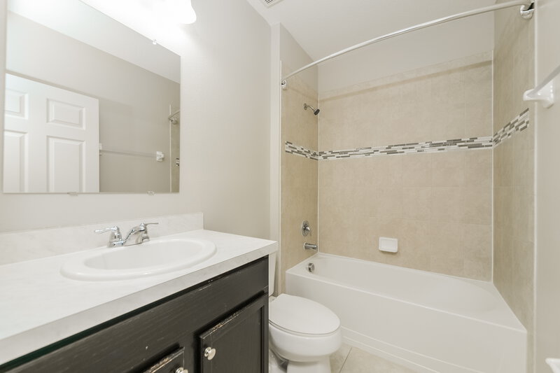 2,105/Mo, 3380 Reedy Glen Dr Kissimmee, FL 34758 Bathroom View