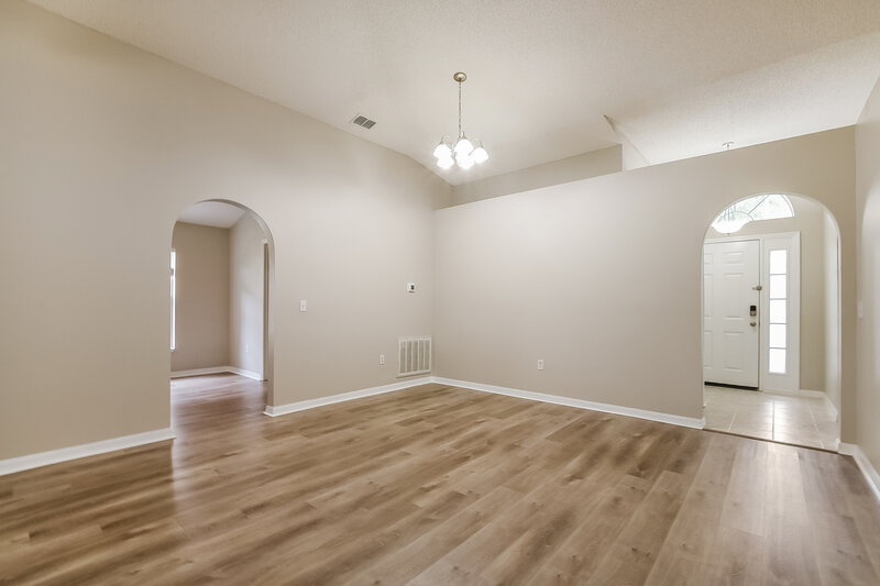 2,095/Mo, 932 Vanderbilt Dr Eustis, FL 32726 Dining Room View