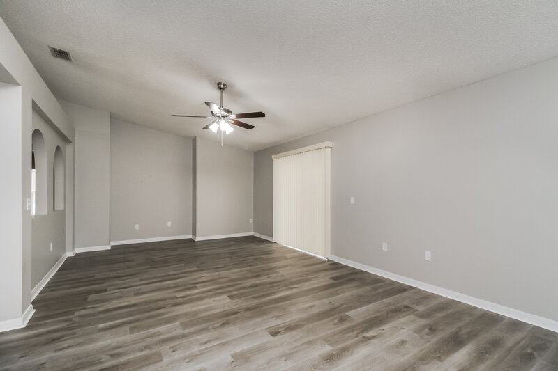 2,295/Mo, 932 Vanderbilt Dr Eustis, FL 32726 Family Room View