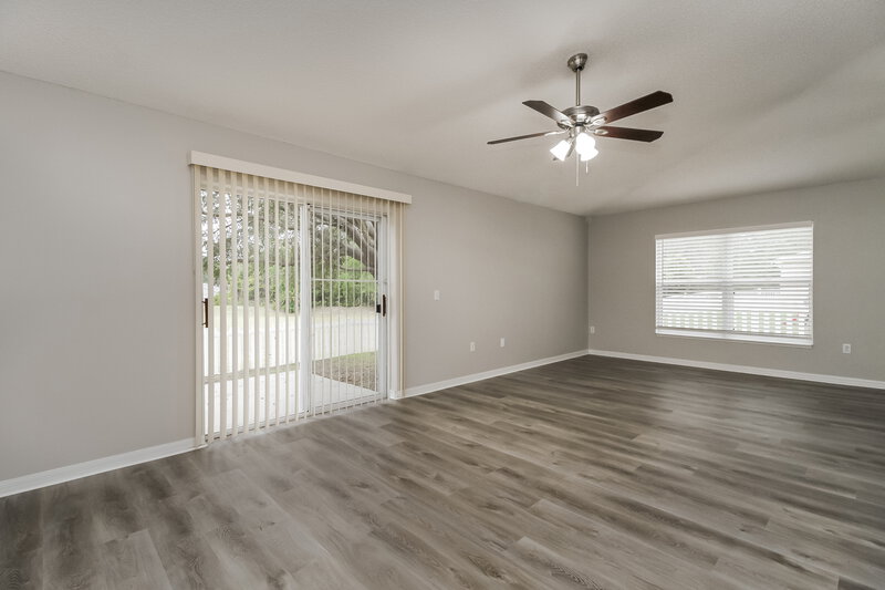 2,295/Mo, 932 Vanderbilt Dr Eustis, FL 32726 Family Room View 3