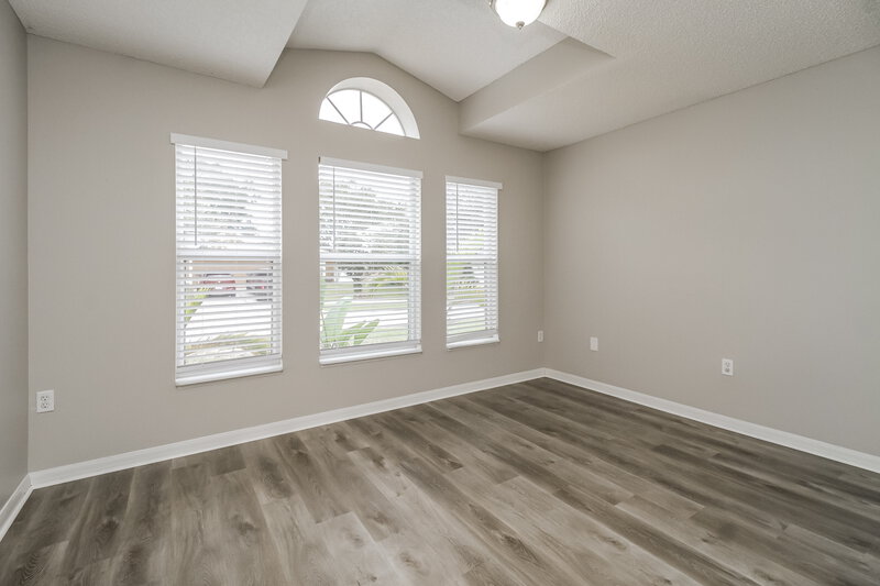 2,295/Mo, 932 Vanderbilt Dr Eustis, FL 32726 Bedroom View