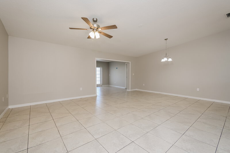 2,235/Mo, 501 Maricopa Dr Kissimmee, FL 34758 Living Room View