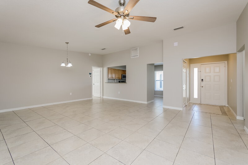 2,235/Mo, 501 Maricopa Dr Kissimmee, FL 34758 Living Room View 2