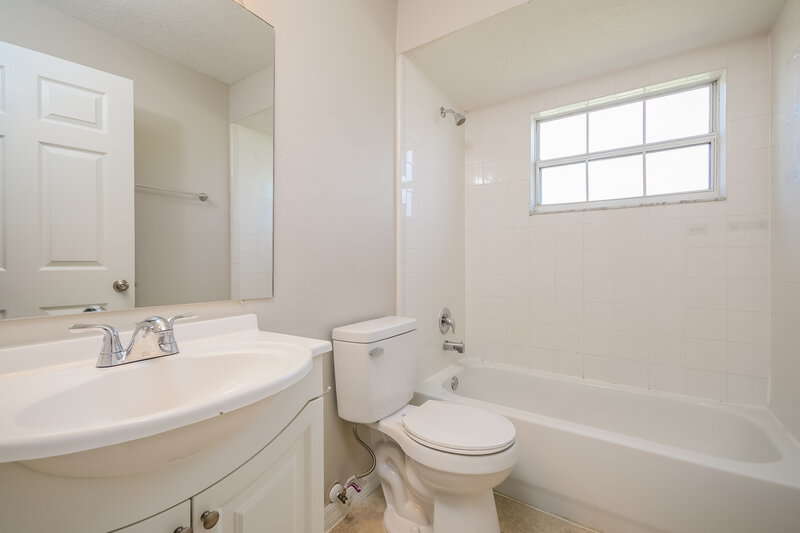 2,235/Mo, 501 Maricopa Dr Kissimmee, FL 34758 Bathroom View
