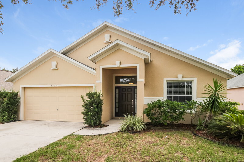 2,365/Mo, 4150 Waltham Forest Dr Tavares, FL 32778 Front View