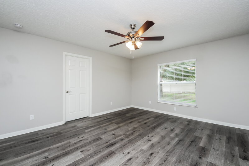 2,365/Mo, 4150 Waltham Forest Dr Tavares, FL 32778 Main Bedroom View